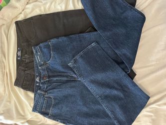 Hollister Ultra High Rise 90s Straight Jeans