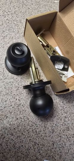 Door knobs 6 pack brand new