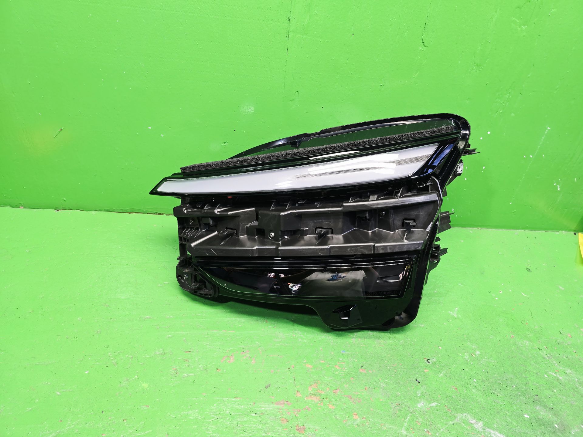 MODEL Y 2025 2026 HEADLIGHT OEM