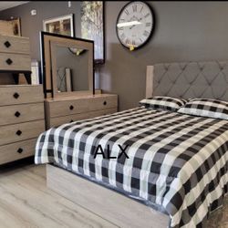 Quuen Bedroom Set 4 Piece Free Delivery 🚚.