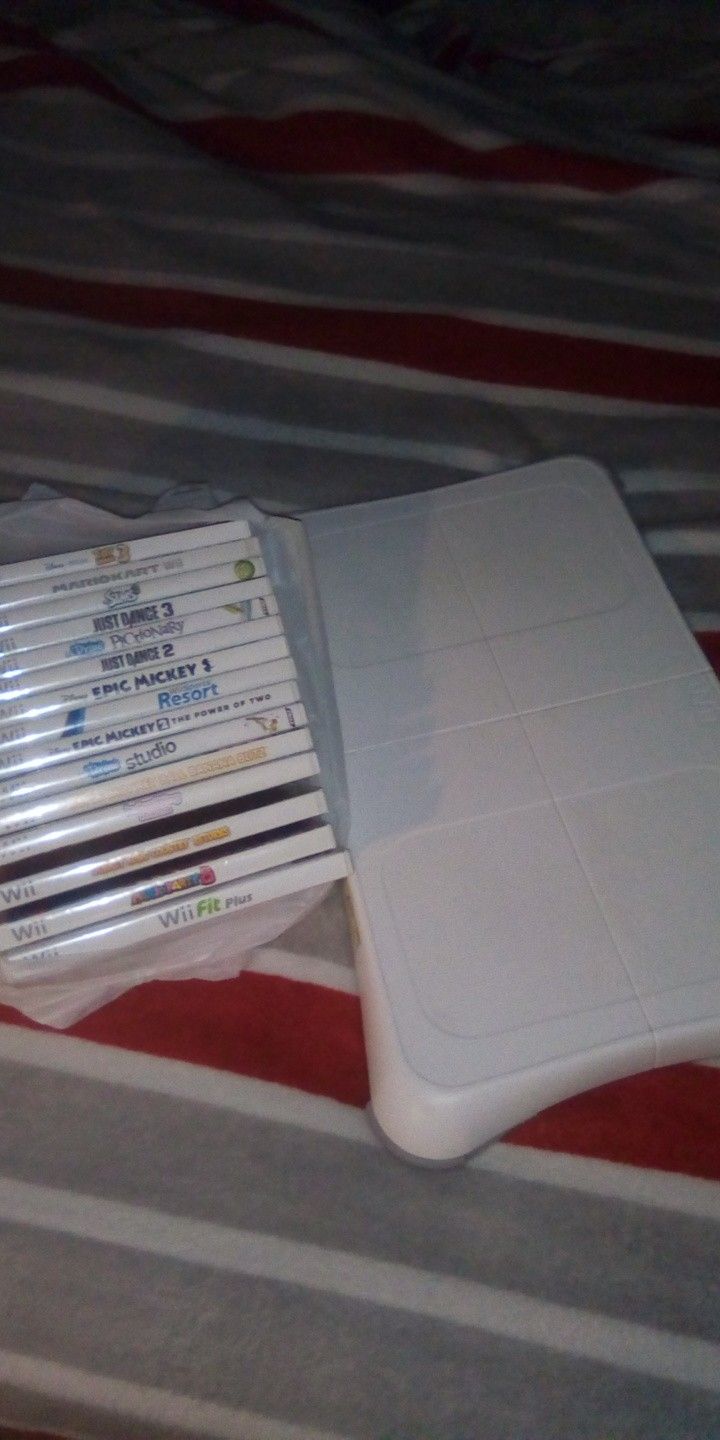 15 Wii games and Wii fit