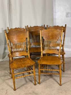 Solid Oak Pressed Back Dining Chairs (5) * Sillas de Madera Solida