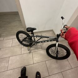 Bmx trick bike 