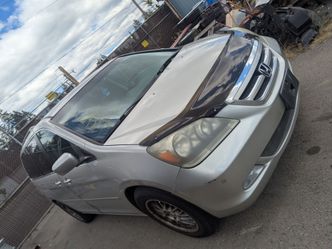 Parting out 2005 Honda Odyssey parts
