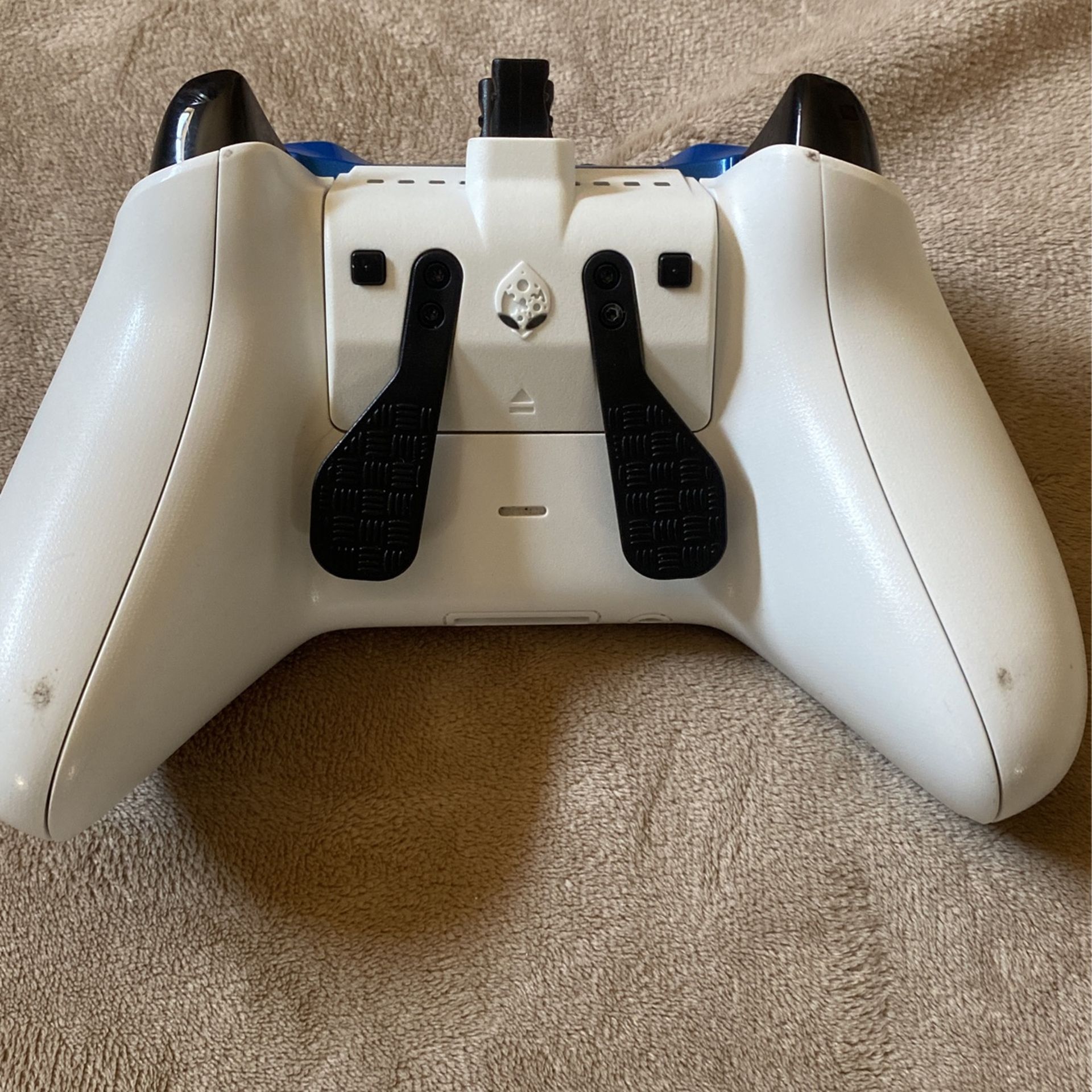 Custom Gears 5 Xbox Controllers W/ Paddles for Sale in Los Angeles, CA