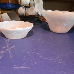 Vintage Milk Glass Set