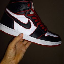 Air Jordan 1 High Bloodline 