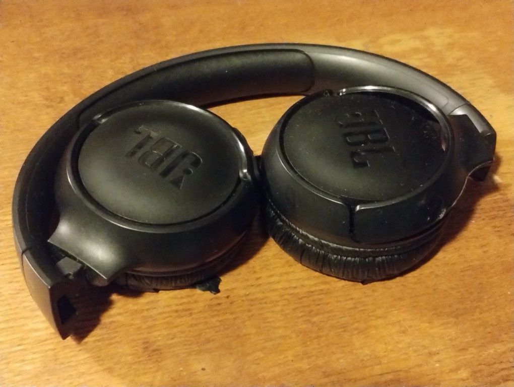 JBL Headphones {Damaged} $12