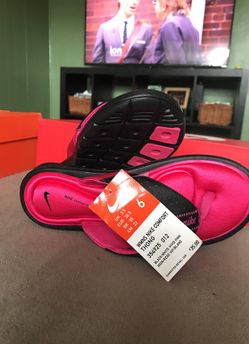 Woman Nike size 6