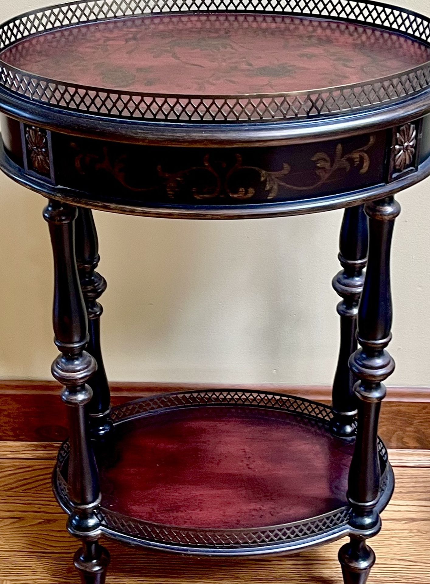Detailed Accent Table