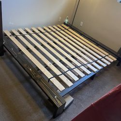 NEED GONE ASAP      King Platform bed wooden slats
