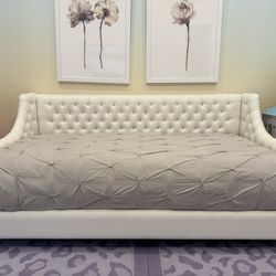 Restoration Hardware Devyn Tufted Daybed