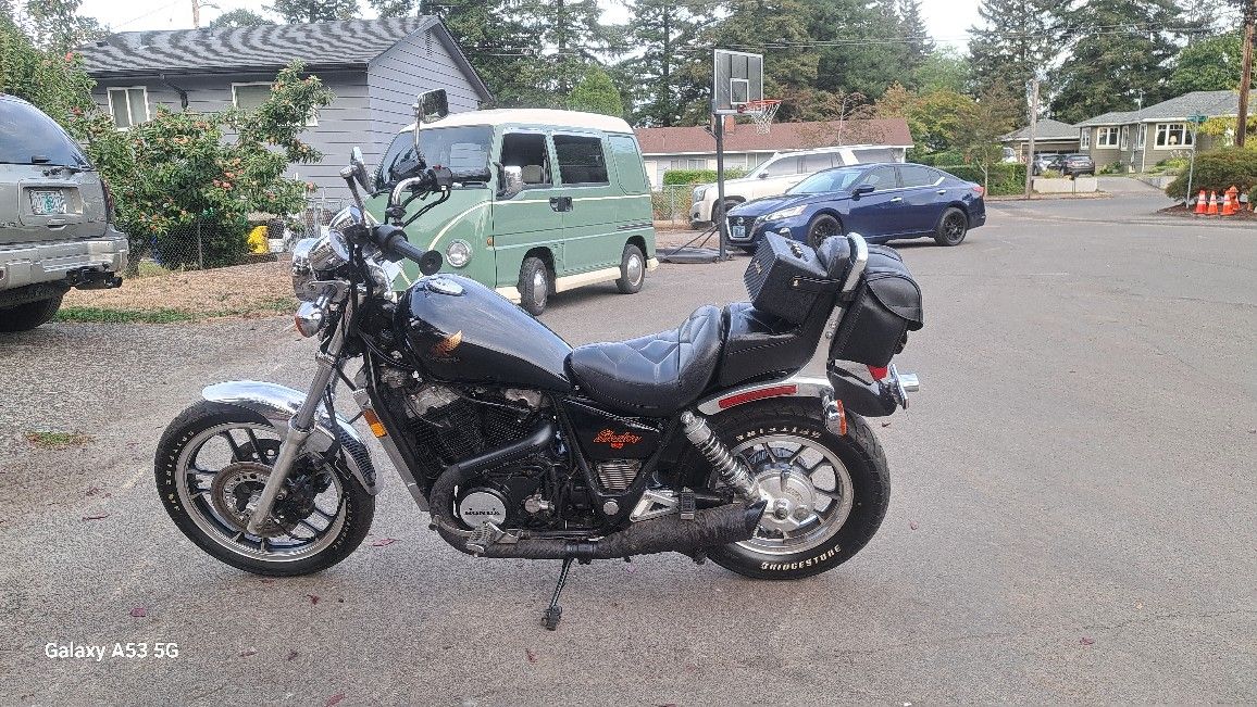 HONDA SHADOW 750!