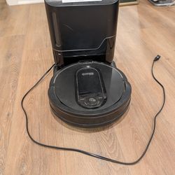 Shark RV1001AE IQ R100AE 16.8V App-Controlled Self-Emptying Robot Vacuum - Black