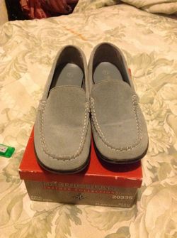 Predictions blue leather loafer