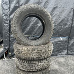 Pirelli Scorpion All Terrain 235/70/16