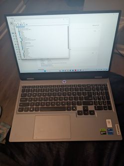 Lenovo LOQ with i7 2.6ghz, 16gb of ram, 500gb SSD with rtx 5060 8gb