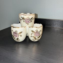 Vintage porcelain ‘cracked egg’ bud vase 