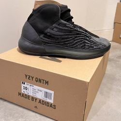 YEEZY QNTM