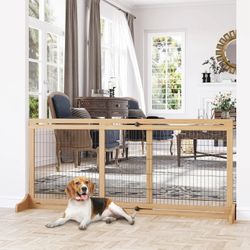 Gate with Adjustable Length Dog