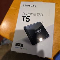 Samsung T5 Portable SSD - 2TB - USB 3.1 External SSD (MU-PA2T0B/AM) - Black