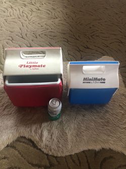 2 smaller igloo coolers sold together 2 for $15 or 1 cooler =$10 must come to Hb, OC