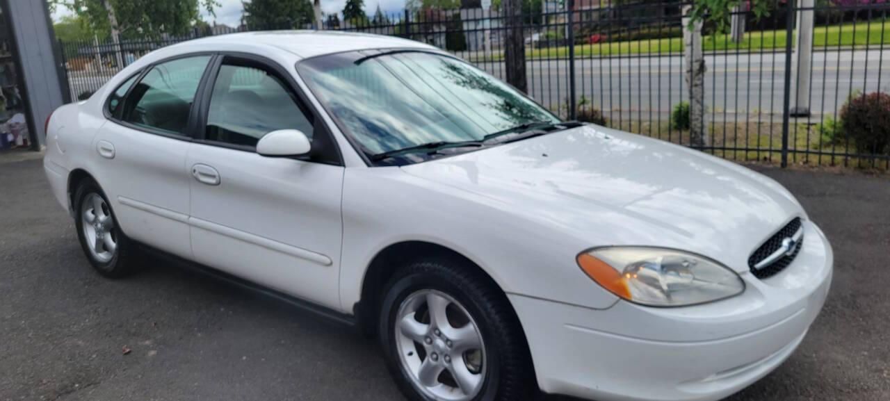 2001 Ford Taurus