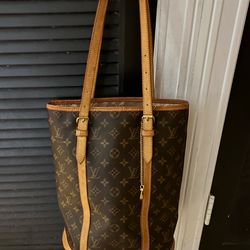 Authentic Louis Vuitton Monogram Bucket GM Shoulder Bag