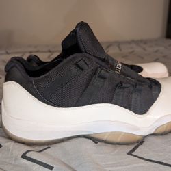 Air Jordan 11 Retro Low Tuxedo Size 13 No Laces 