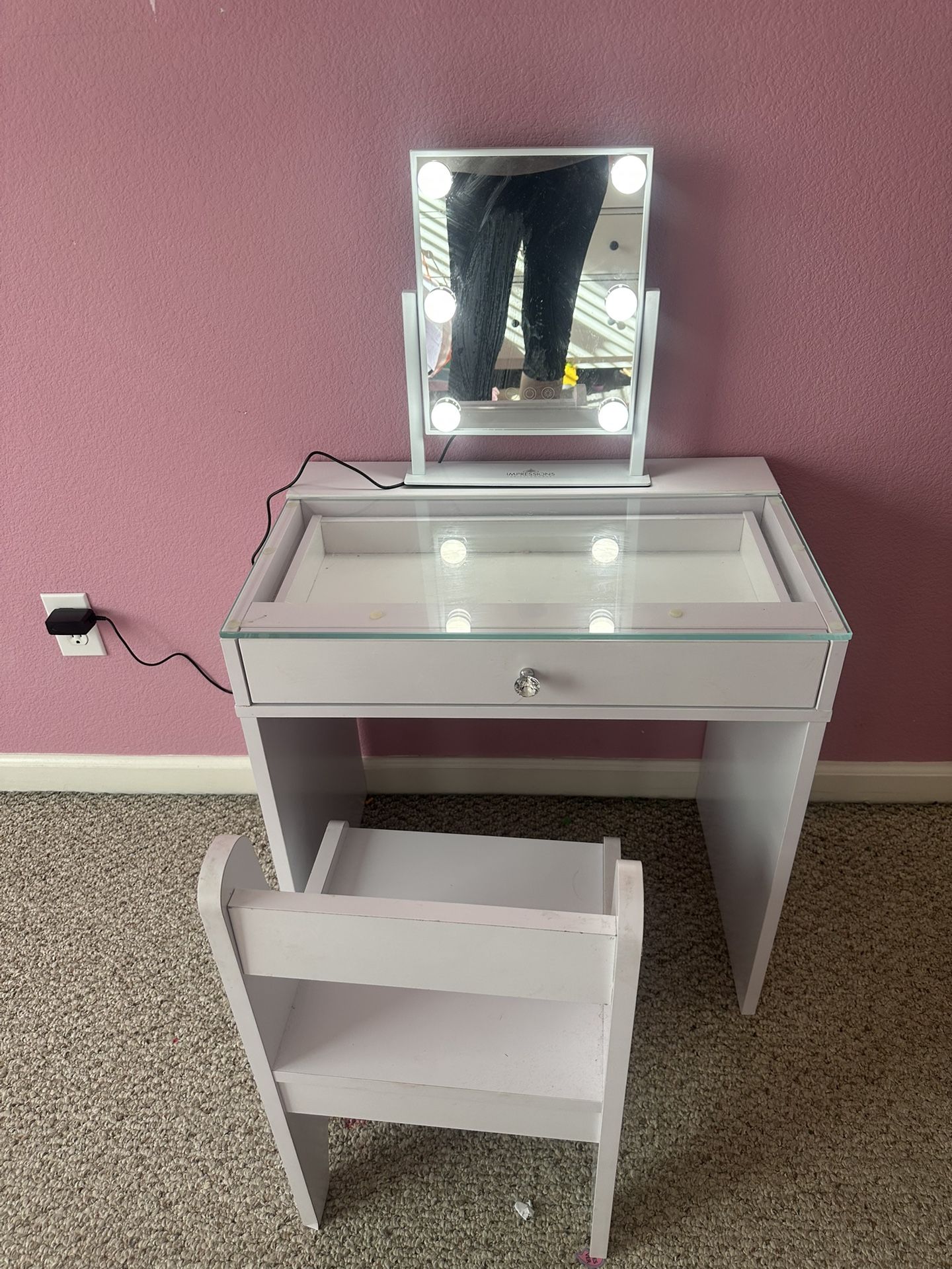 Kids Makeup Vanity