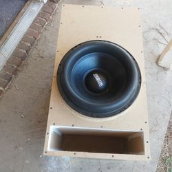 Car Audio  Make Offer Paid2000 1200 Just Sub I Have Paper Work N Warranty