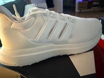 White Adidas Dreamstrike Running Shoes 7W - Brand New