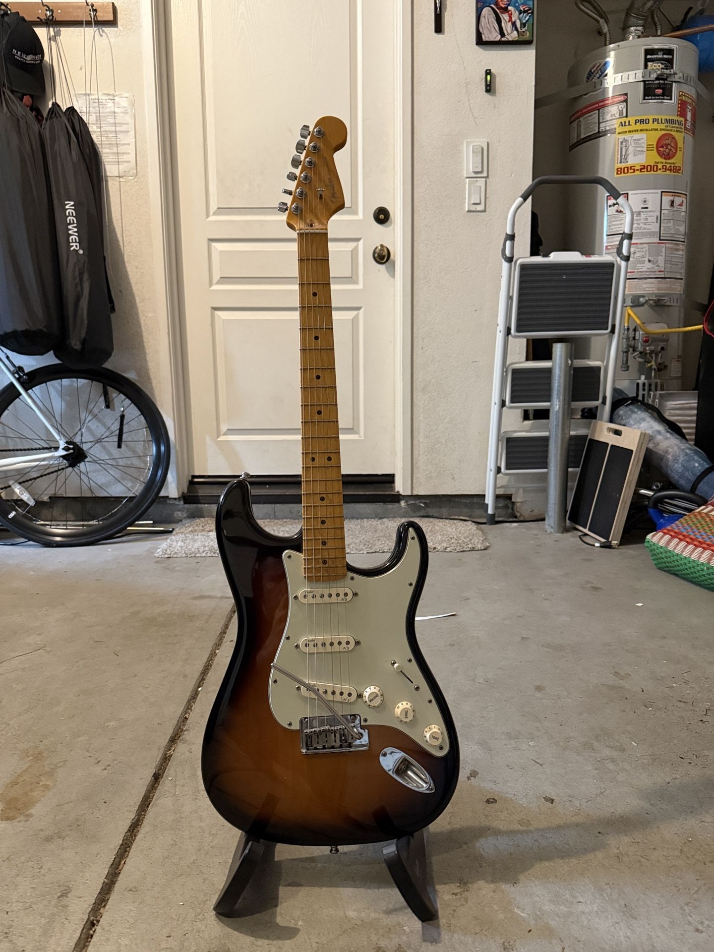 American Deluxe Stratocaster “V”Neck 2012