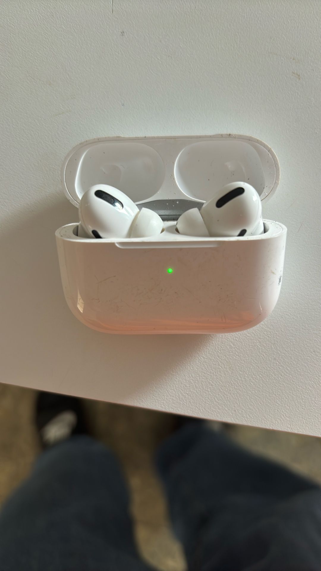 Apple AirPods Gen 2
