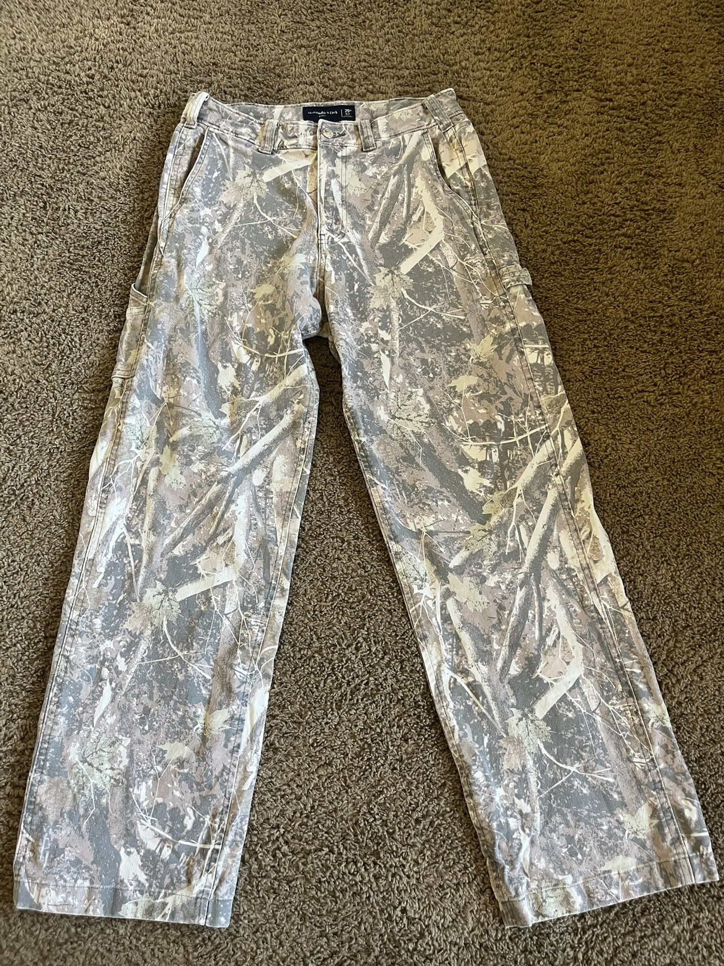 Abercrombie & Fitch- 29W 32 L “Camo”