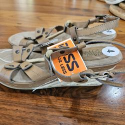 Sandals Women Size 4 New