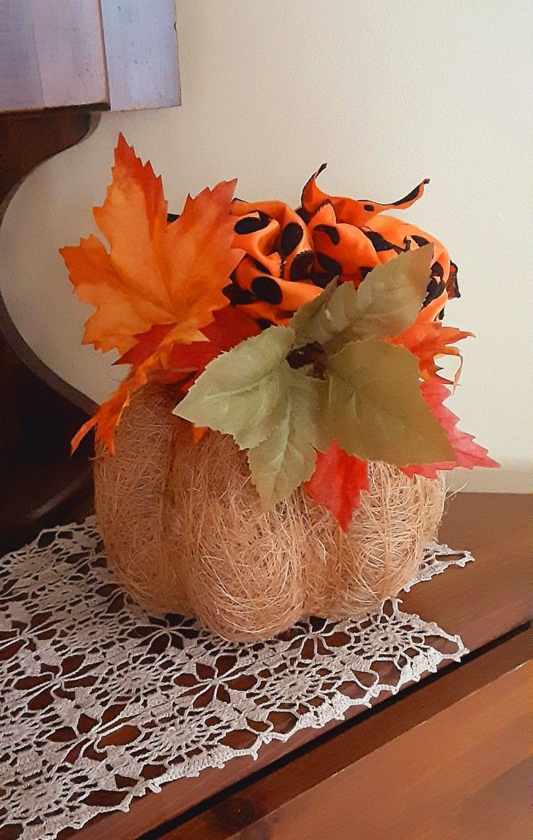 8" Pumpkin w/Bow