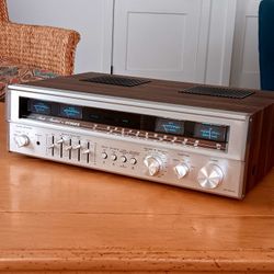 Vintage Fisher Stereo Receiver 