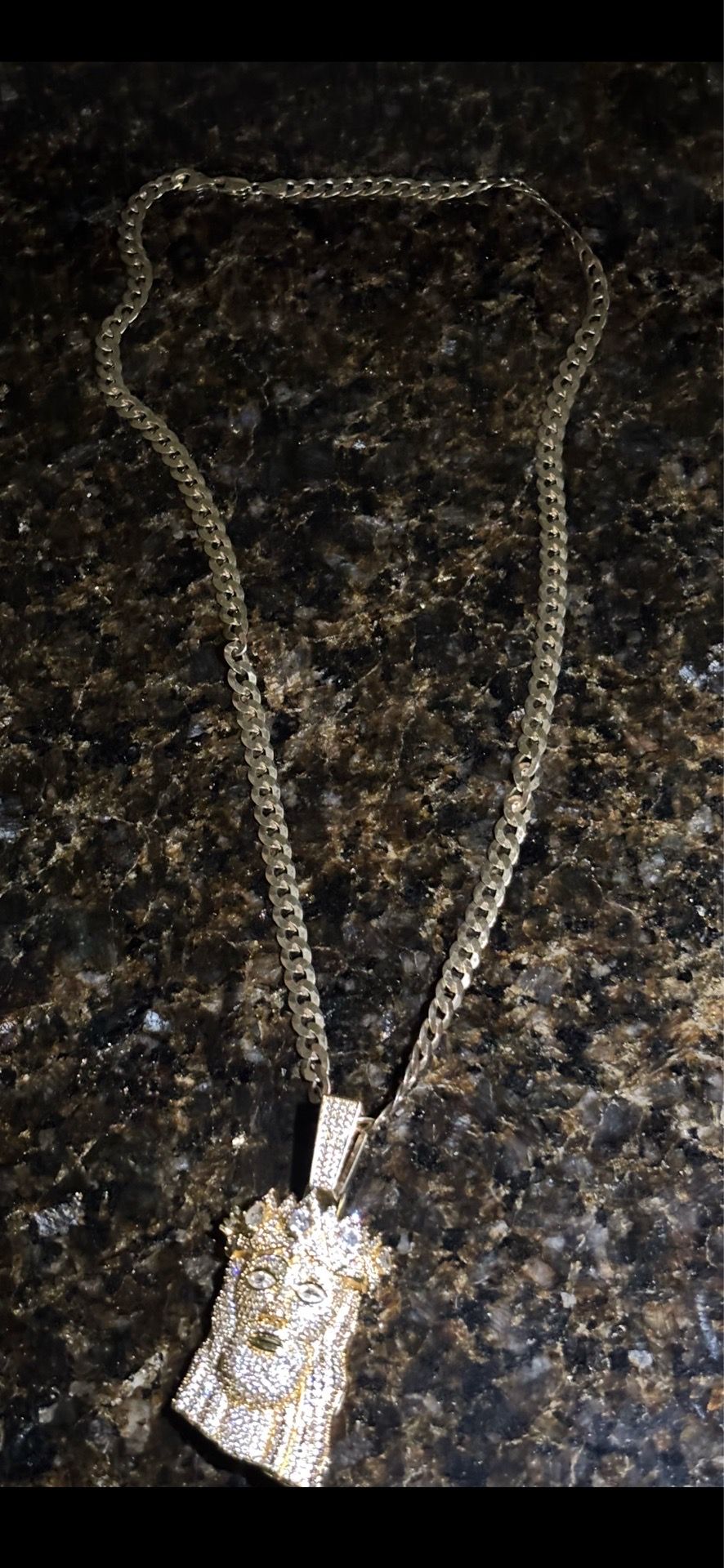 Gold chain, and Jesus, diamond pendant Gold chain, and Jesus, diamond pendant