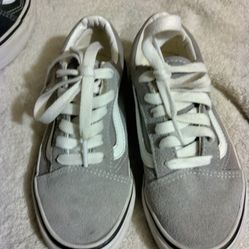VANS KIDS SZ.1.0 $10 