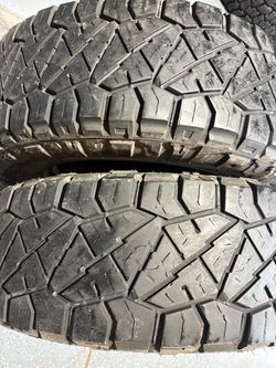 265/70R17 nitto