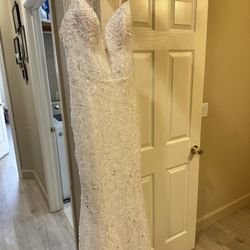 Brand new wedding Dress And Veil Size 12