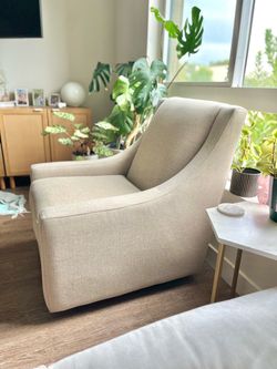 Pottery Barn Style Swivel Sofa Chair Like New