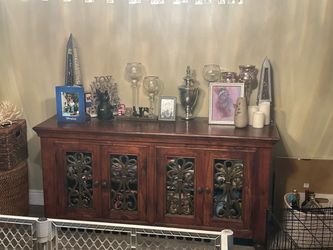 Furniture cabinet