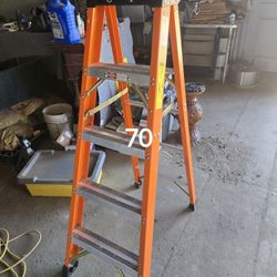 5 Ft Ladder Almost Like New
