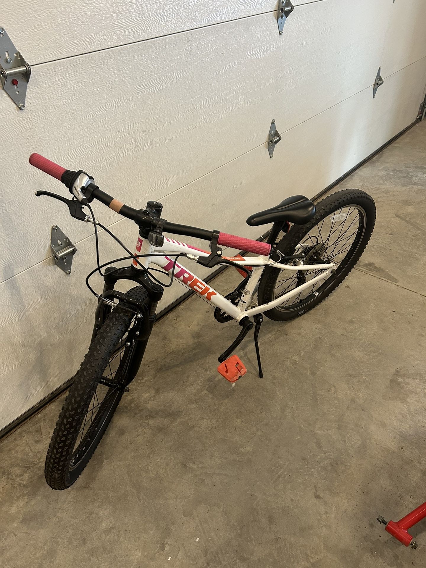 Trek Precaliber 24 Girls Mountain Bike