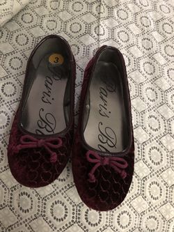 Girls flat shoes