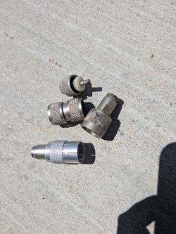 Antenna couplings connectors RF