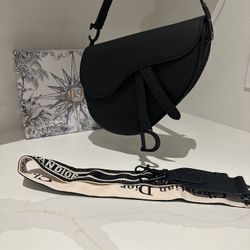 DI⭐️R Saddle Bag 👛 Cross Body 👜 Cartera