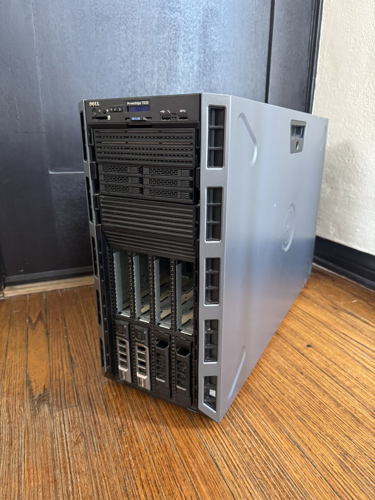Dell PowerEdge T630 LFF with 384 GB of DDR4 ECC RAM